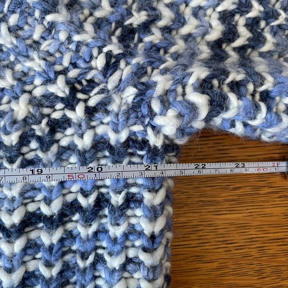 Gap Women's XS Crewneck Multicolor Blue White Sweater Pullover Wool Oversized - Picture 14 of 16